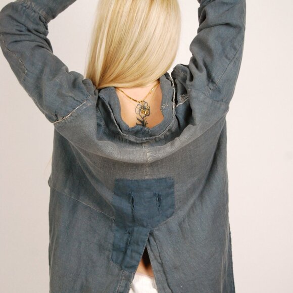 Magnolia Pearl High Low Blouse (M) medium blue chambray distressed bohemian chic - Picture 7 of 11